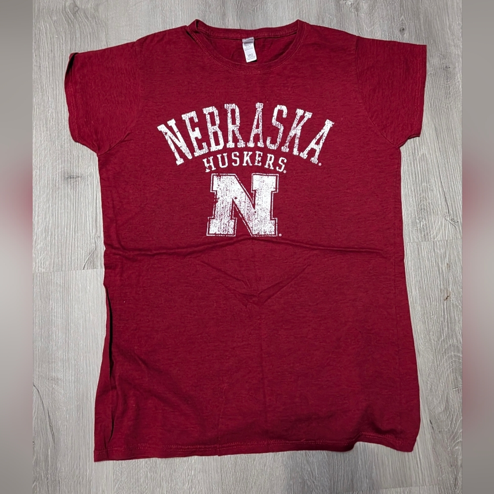 Nebraska Huskers Red Graphic Tee Women's Large